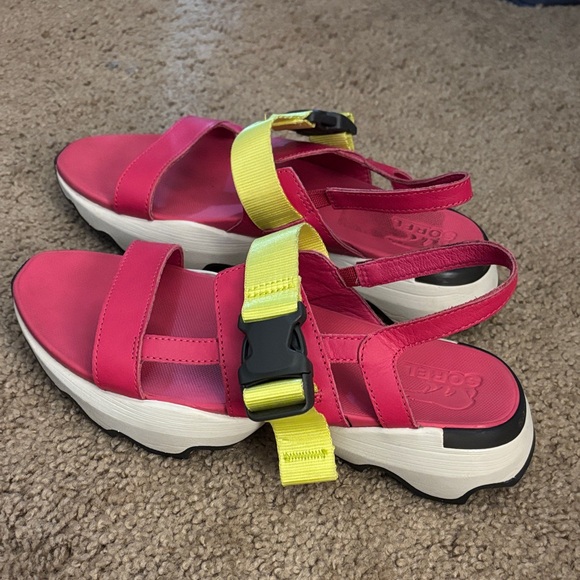 Sorel Kinetic Impact Sling Sandals - Picture 4 of 5